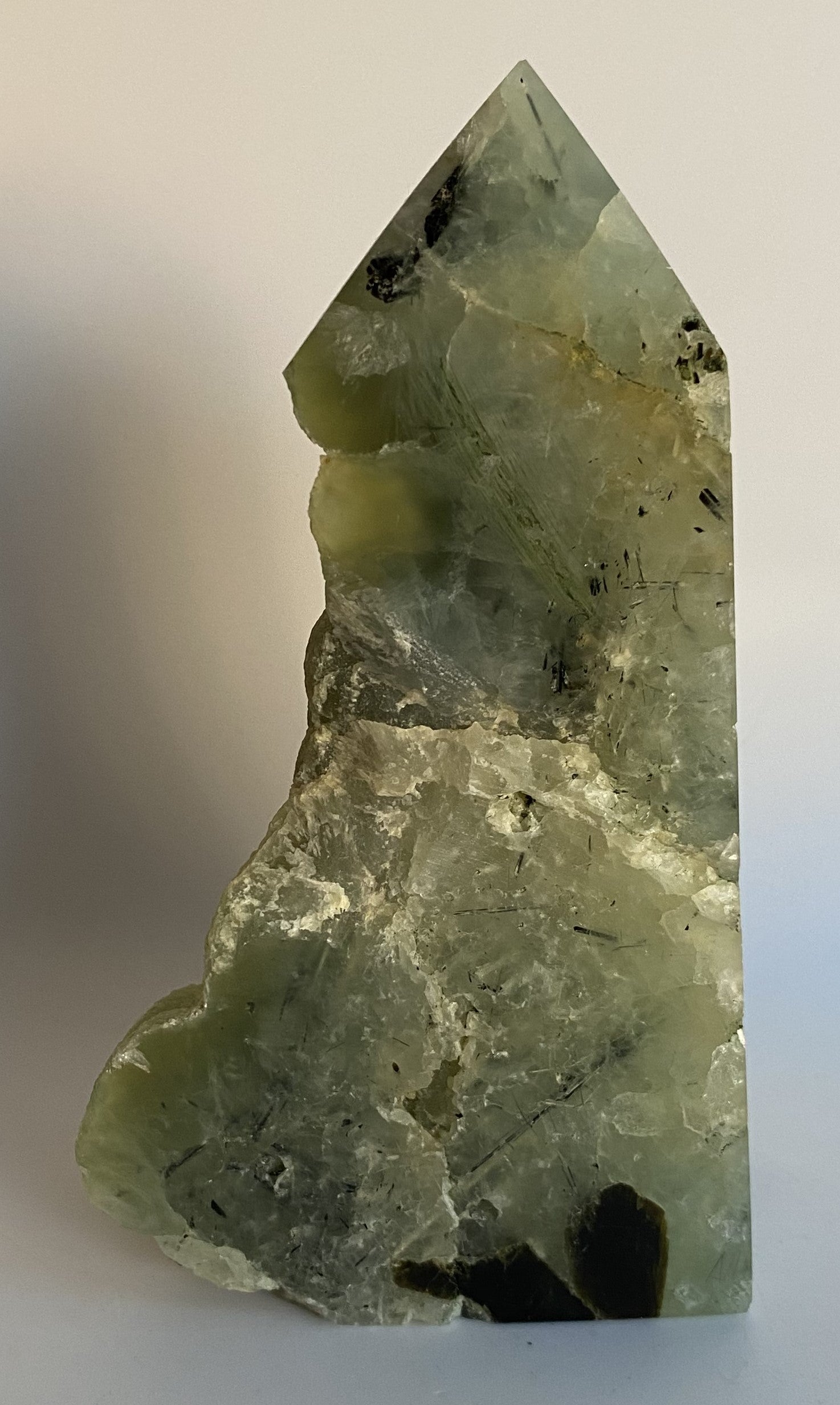 Prehnit raw obelisk 12cm natural semi-precious stone with green and black inclusions