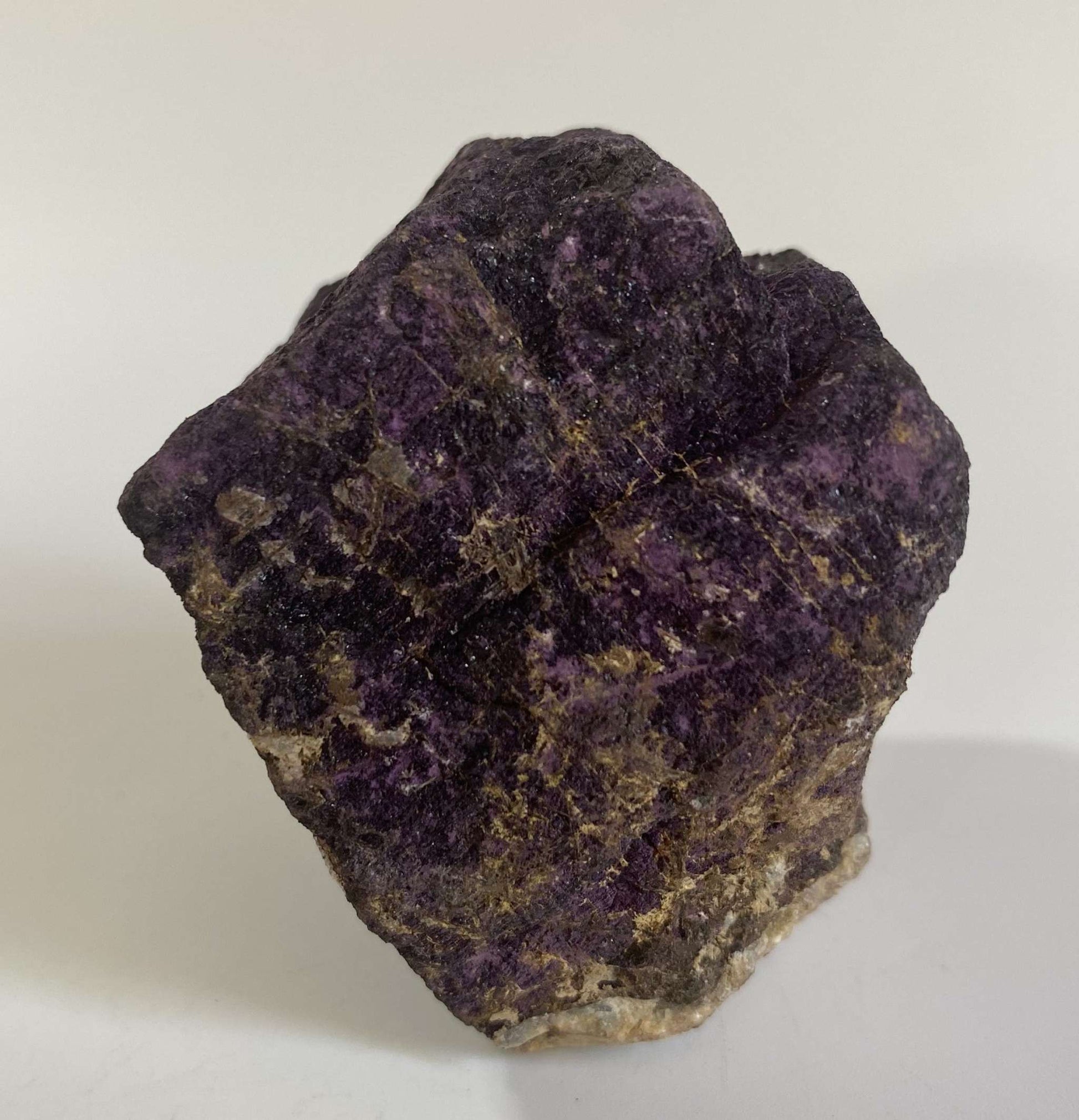 Specimen piatra bruta purpurit natural purple raw stone mineral sample