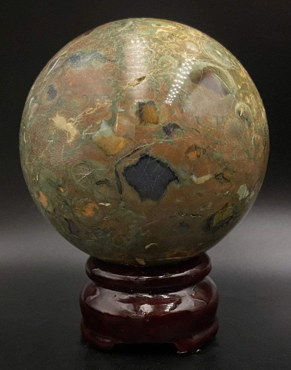 Riolit - Sfera semipretioasa naturala 6.8cm pe suport lemn