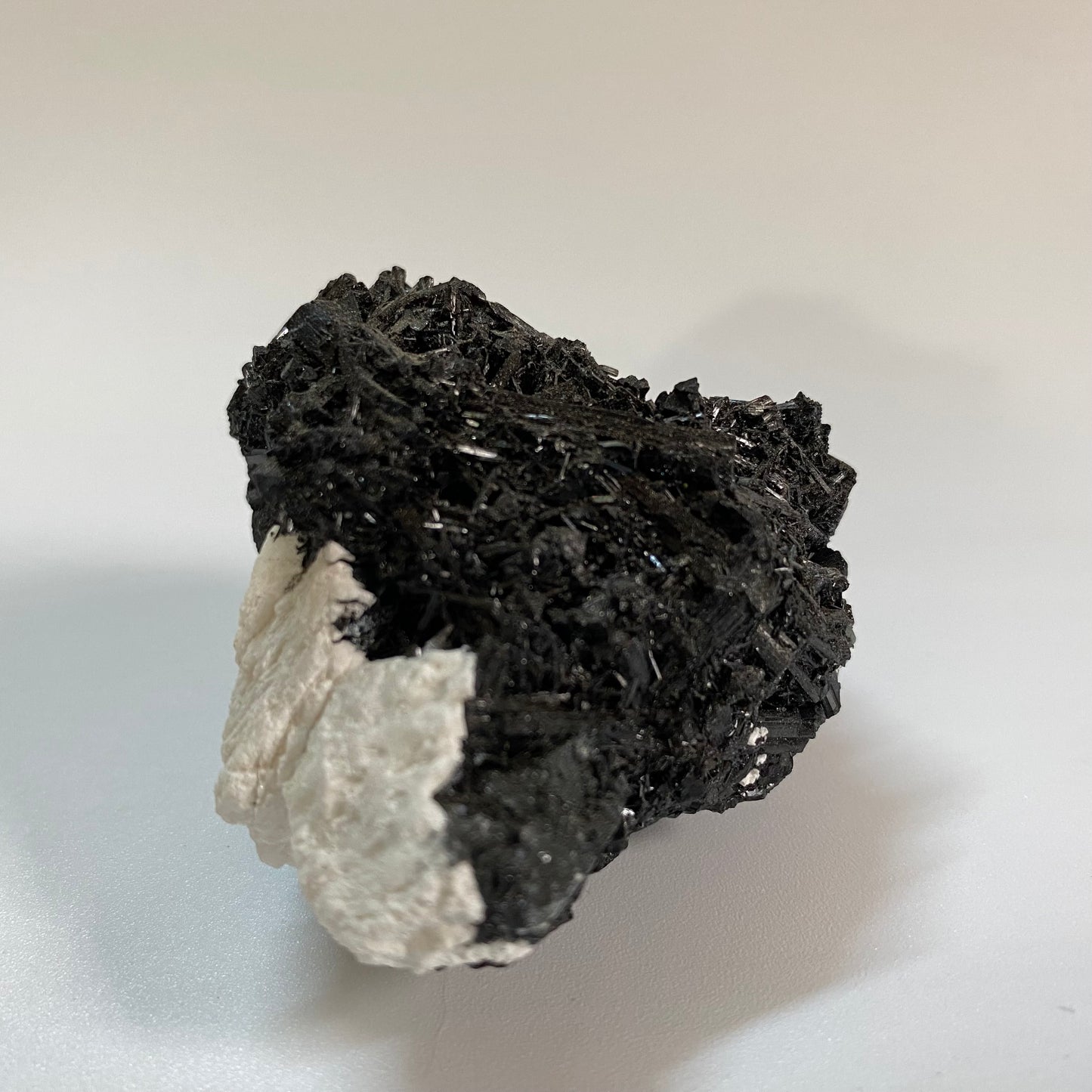 Turmalina Neagra Cristalizata - Specimen piatra semipretioasa