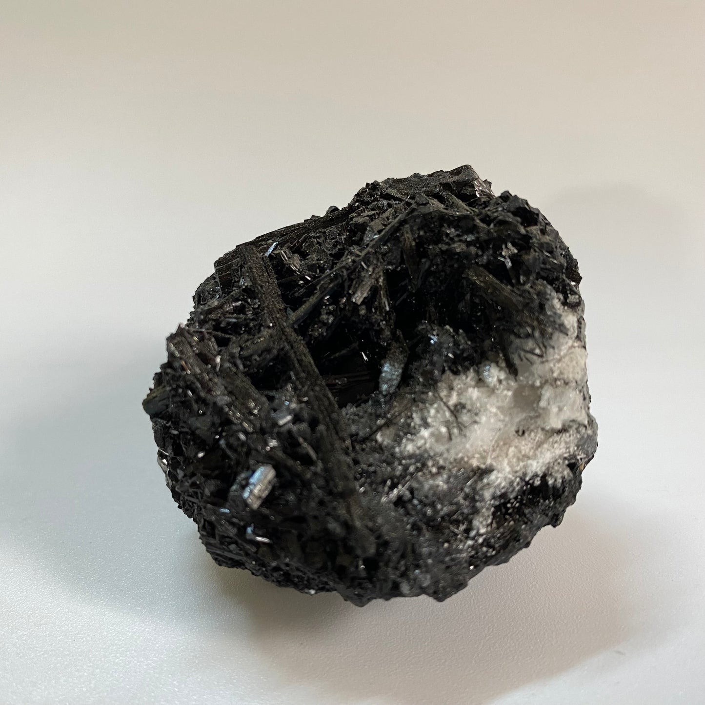 Turmalina Neagra Cristalizata - Specimen piatra semipretioasa
