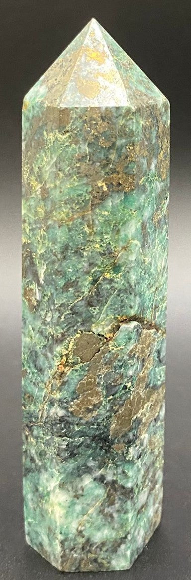 Obelisc din piatra semipretioasa de verdit cu cupru pe fundal negru