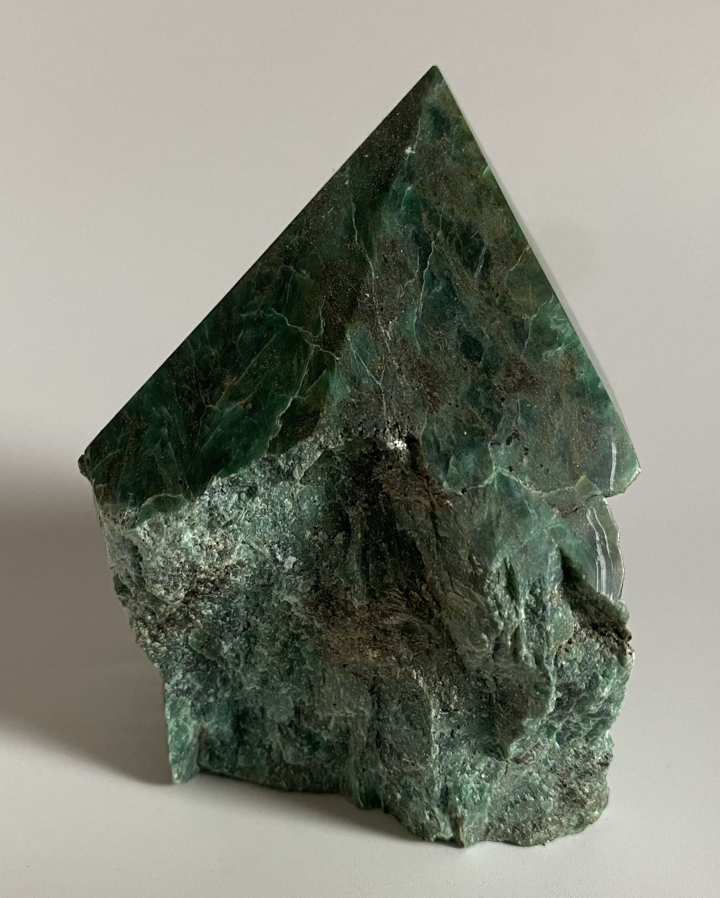 Verdit (Jad African) - Varf Polisat 8.2cm - Pietre Semipretioase Naturale