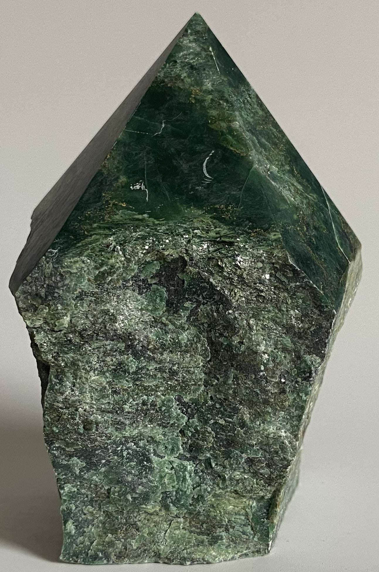 Varf polisat 8.5cm din Verdit (Jad African) decoratiune piatra semipretioasa